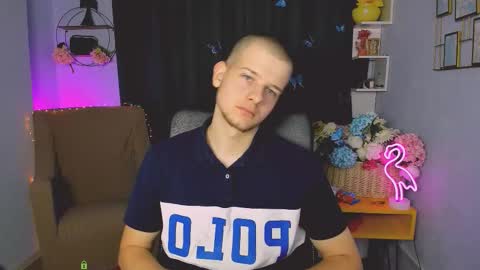 Snapshot of ash_raven_ chatting on 09-14-25, 12:15 ash_raven_ online show from 09-14-25, 12:15