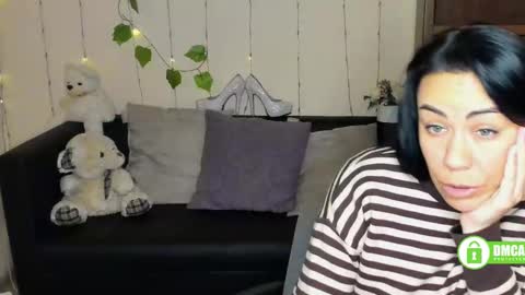 Snapshot of ash_rianna chatting on 02-10-25, 12:29 Anna online show from 02-10-25, 12:29