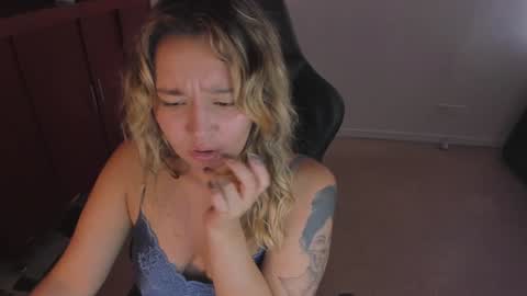 ash_smith1 online show from 01-08-25, 09:55