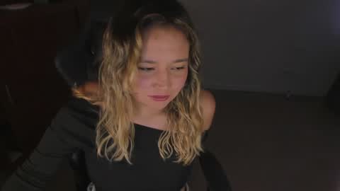 ash_smith1 online show from 01-10-25, 10:25