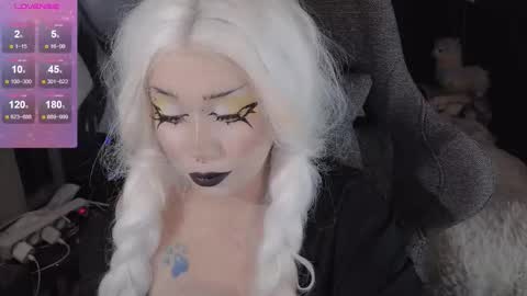 Snapshot of asha_nekooo chatting on 11-11-25, 11:05 Sasha next stream December 4st at 0000- 0030 am German time online show from 11-11-25, 11:05