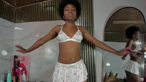 Snapshot of asha_zuri69 chatting on 07-08-26, 02:32 asha_zuri69 online show from 07-08-26, 02:32
