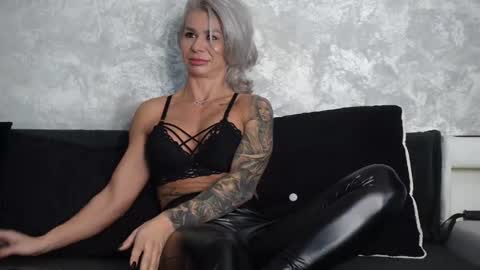 Snapshot of ashadevon_fit chatting on 11-01-25, 07:21 Asha online show from 11-01-25, 07:21
