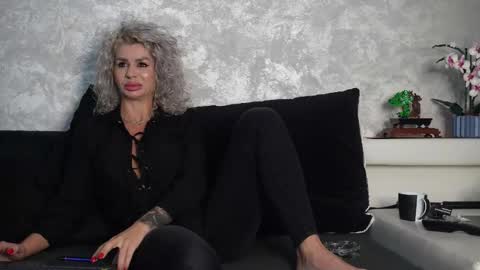 Snapshot of ashadevon_fit chatting on 11-20-25, 09:31 Asha online show from 11-20-25, 09:31