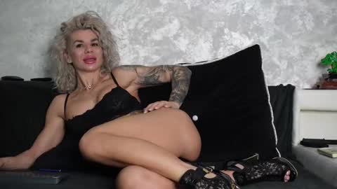 Snapshot of ashadevon_fit chatting on 12-22-25, 12:51 Asha online show from 12-22-25, 12:51
