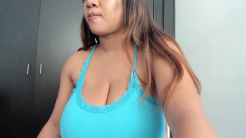 Snapshot of ashanty_1012 chatting on 03-05-25, 04:46 ashanty_1012 online show from 03-05-25, 04:46