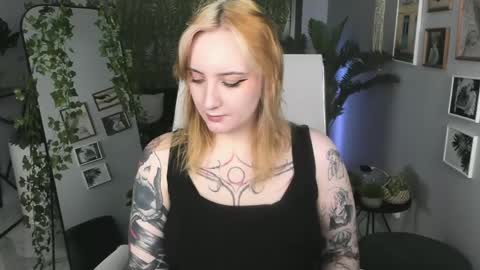 Snapshot of asheluck chatting on 05-15-26, 02:29 AshleyAshe online show from 05-15-26, 02:29