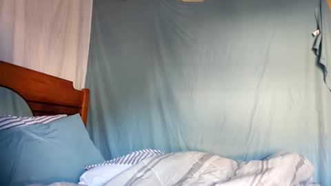 Snapshot of ashelynngrey1986 chatting on 10-22-25, 01:44 Ashelynn Grey online show from 10-22-25, 01:44