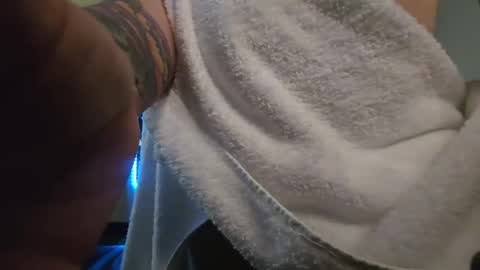 Snapshot of ashelynngrey1986 chatting on 04-10-26, 01:11 Ashelynn Grey online show from 04-10-26, 01:11