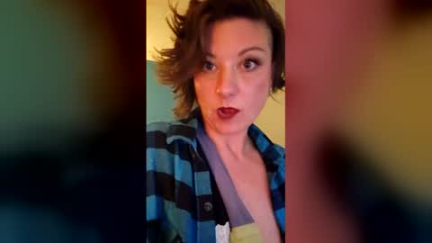 Snapshot of ashelynngrey1986 chatting on 05-09-26, 08:52 Ashelynn Grey online show from 05-09-26, 08:52