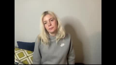 Snapshot of ashleebby818 chatting on 01-12-26, 03:45 Ashlee online show from 01-12-26, 03:45