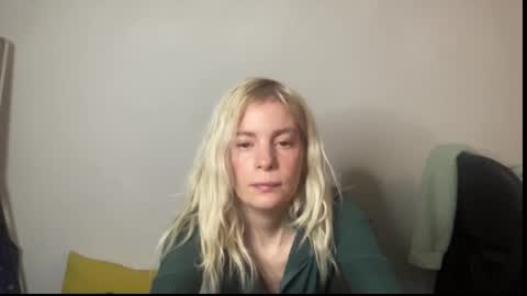 Snapshot of ashleebby818 chatting on 01-14-26, 03:23 Ashlee online show from 01-14-26, 03:23