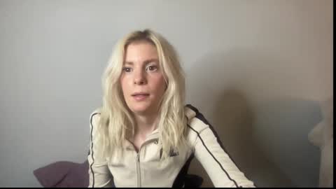 Snapshot of ashleebby818 chatting on 01-16-26, 02:26 Ashlee online show from 01-16-26, 02:26