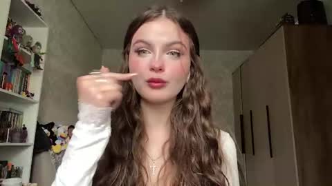 Snapshot of ashleighgittinger chatting on 07-05-26, 08:32 Eva online show from 07-05-26, 08:32