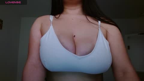 Snapshot of ashley33_ chatting on 10-25-25, 04:42 Ashley online show from 10-25-25, 04:42