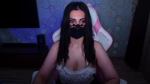  Yasmina   online show from 06-19-26, 03:33
