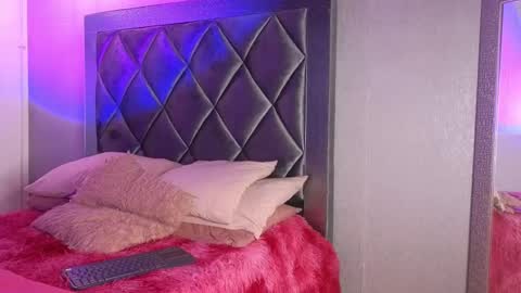 Snapshot of ashley__williamss chatting on 01-07-26, 06:05 Ashley online show from 01-07-26, 06:05