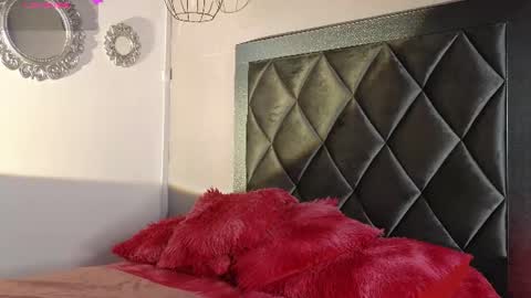 Snapshot of ashley__williamss chatting on 07-17-26, 08:35 Ashley online show from 07-17-26, 08:35