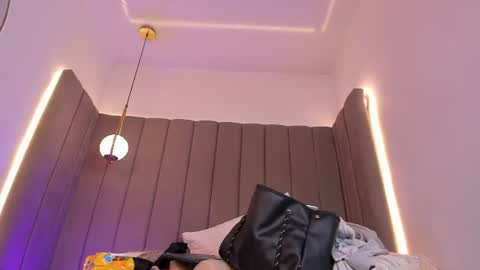 ashley_beaomunt online show from 06-24-26, 11:31