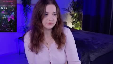 Snapshot of ashley_glen chatting on 10-18-25, 07:53   online show from 10-18-25, 07:53