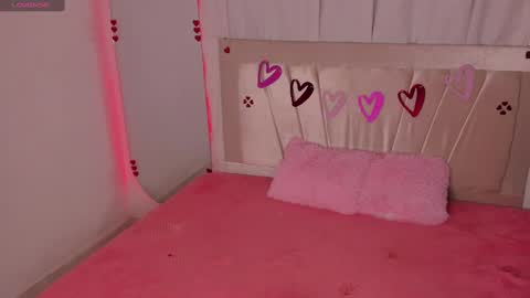 Snapshot of ashley_hillss_ chatting on 02-15-25, 06:55 Ashley online show from 02-15-25, 06:55