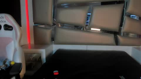 Snapshot of ashley_js chatting on 10-07-25, 08:00 ashley_js online show from 10-07-25, 08:00