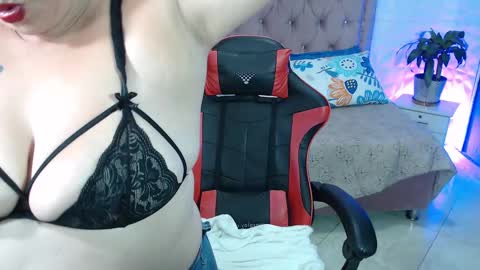  Ashley online show from 02-19-25, 10:01