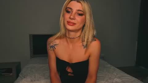 Snapshot of ashley_urban chatting on 07-27-26, 01:45 Ashley online show from 07-27-26, 01:45