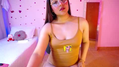 Snapshot of ashleyevanz chatting on 11-14-25, 05:17 Ashlei Evanz online show from 11-14-25, 05:17