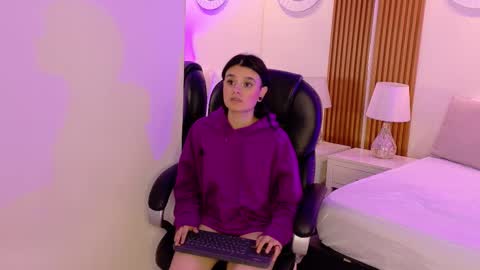 Snapshot of ashleyginger_ chatting on 10-16-25, 05:19 Ashley online show from 10-16-25, 05:19