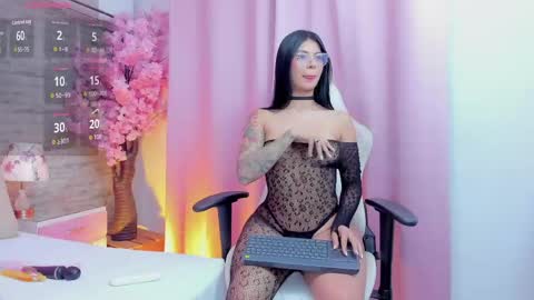 Snapshot of ashleynelsonn chatting on 06-06-26, 10:25 ashleynelsonn online show from 06-06-26, 10:25