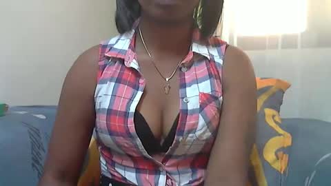 Snapshot of ashleyqueen_x chatting on 09-29-25, 09:36 ashleyqueen X online show from 09-29-25, 09:36