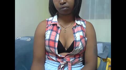 Snapshot of ashleyqueen_x chatting on 09-29-25, 10:25 ashleyqueen X online show from 09-29-25, 10:25