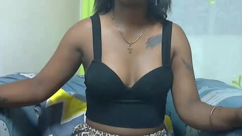 Snapshot of ashleyqueen_x chatting on 10-21-25, 12:11 ashleyqueen X online show from 10-21-25, 12:11