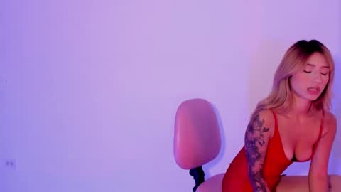 dahiana online show from 10-14-25, 04:08