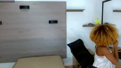 Snapshot of ashleysofiathenison chatting on 07-11-26, 12:41 ashleysofiathenison online show from 07-11-26, 12:41