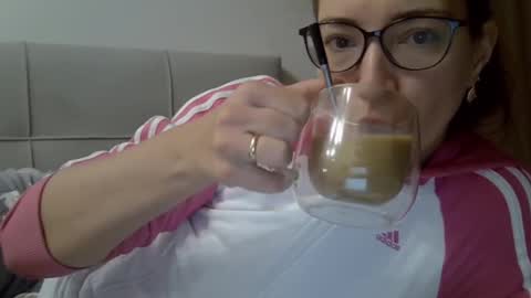 Ashley online show from 10-06-25, 05:27