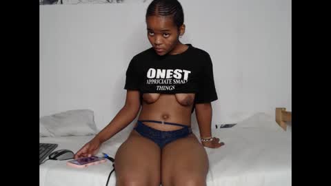 Snapshot of ashleyt255 chatting on 05-14-26, 06:58 ashleyt255 online show from 05-14-26, 06:58
