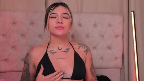 Ashley Lauren online show from 02-13-25, 10:23