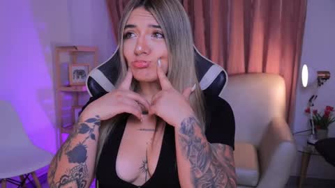 Ashley Lauren online show from 09-18-25, 04:14