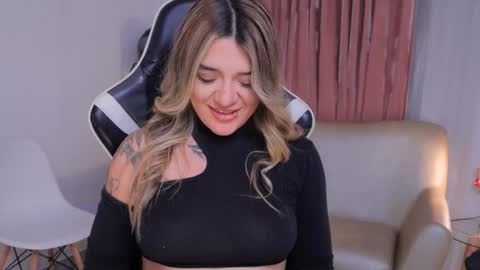 Ashley Lauren online show from 10-03-25, 04:09