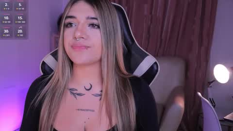 Ashley Lauren online show from 11-18-25, 03:56