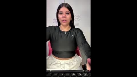 Ashleyy18   online show from 02-06-25, 08:45