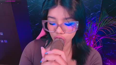 Ashleyy18   online show from 09-18-25, 10:28