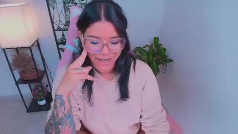 Snapshot of ashleyy18__ chatting on 07-01-26, 05:02 Ashleyy18 online show from 07-01-26, 05:02