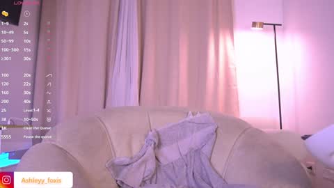 Snapshot of ashleyyfox_ chatting on 02-01-25, 04:35 Ashley Fox online show from 02-01-25, 04:35