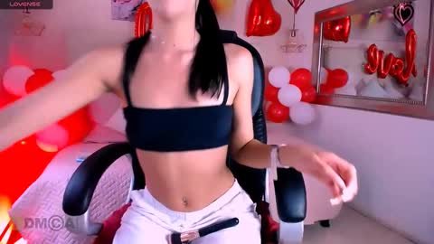 Snapshot of ashlie_dixon1 chatting on 02-13-25, 09:17 Ashlie  online show from 02-13-25, 09:17