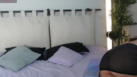 ashly_jones_ online show from 12-03-25, 04:09