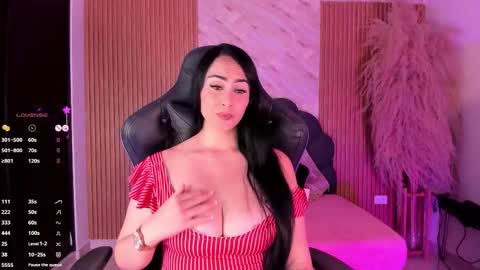Snapshot of ashly_moonn chatting on 10-08-25, 04:37 A S H L Y online show from 10-08-25, 04:37