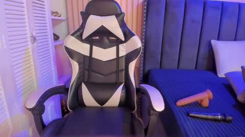 Snapshot of ashlye_miller_ chatting on 12-23-25, 03:59 ashlye_miller_ online show from 12-23-25, 03:59